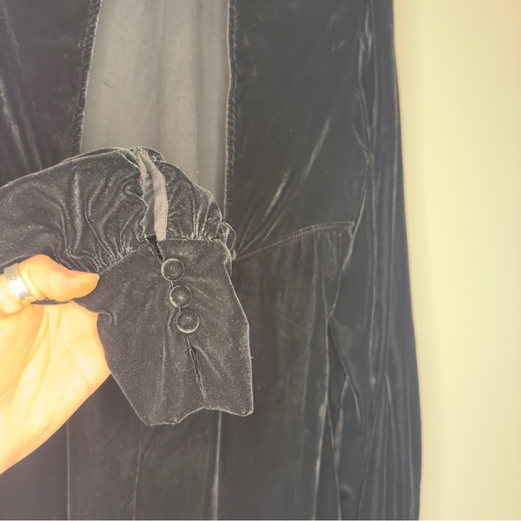 Banana Republic velvet dress - Picture 5 of 9